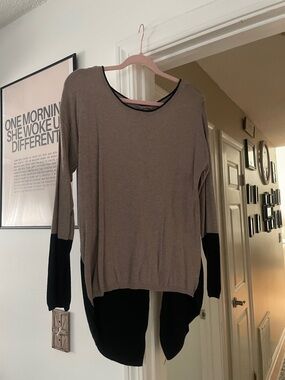 New York & Company Taupe and Black Long Sleeve Scoop Neck Sweater